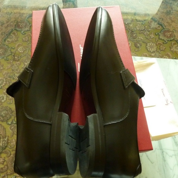 $695 SALVATORE FERRAGAMO Men\'s 9.0D Black Loafers